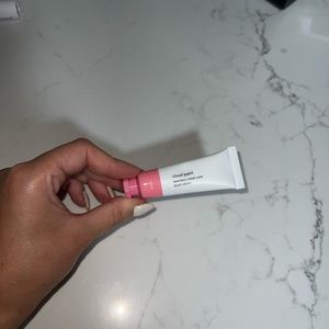 Glossier cloud paint blush in puff